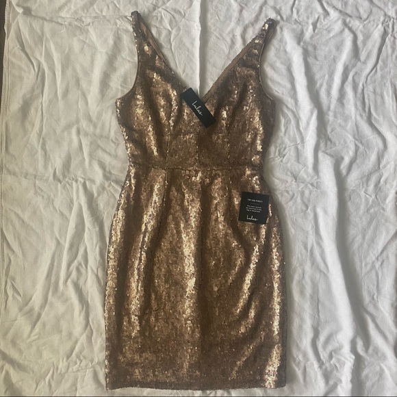 Lulus Dresses & Skirts - NWT Lulu’s sequin dress